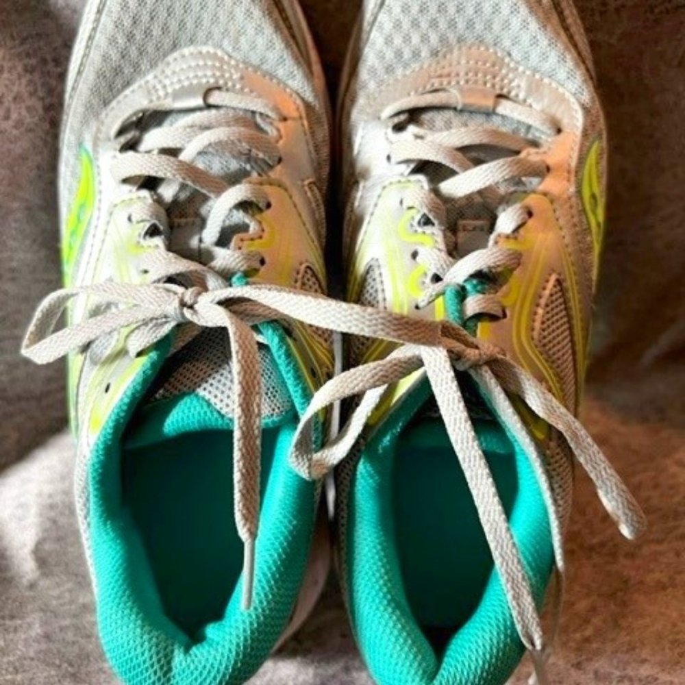 👑 2 for $15 sale!!  Saucony Women's VERSAFOAM Cohesion 12 Road running shoe 7.5